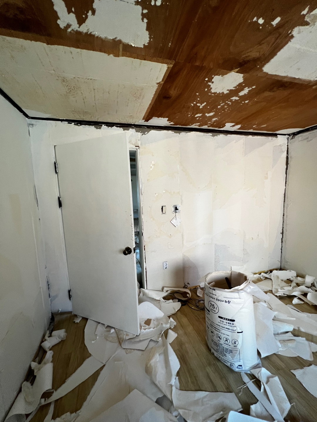 1948697120_6HDyhA7Z_15d5ee82e08668e4ce1c9fb99c1a26af94aee778.jpg 이미지크게보기