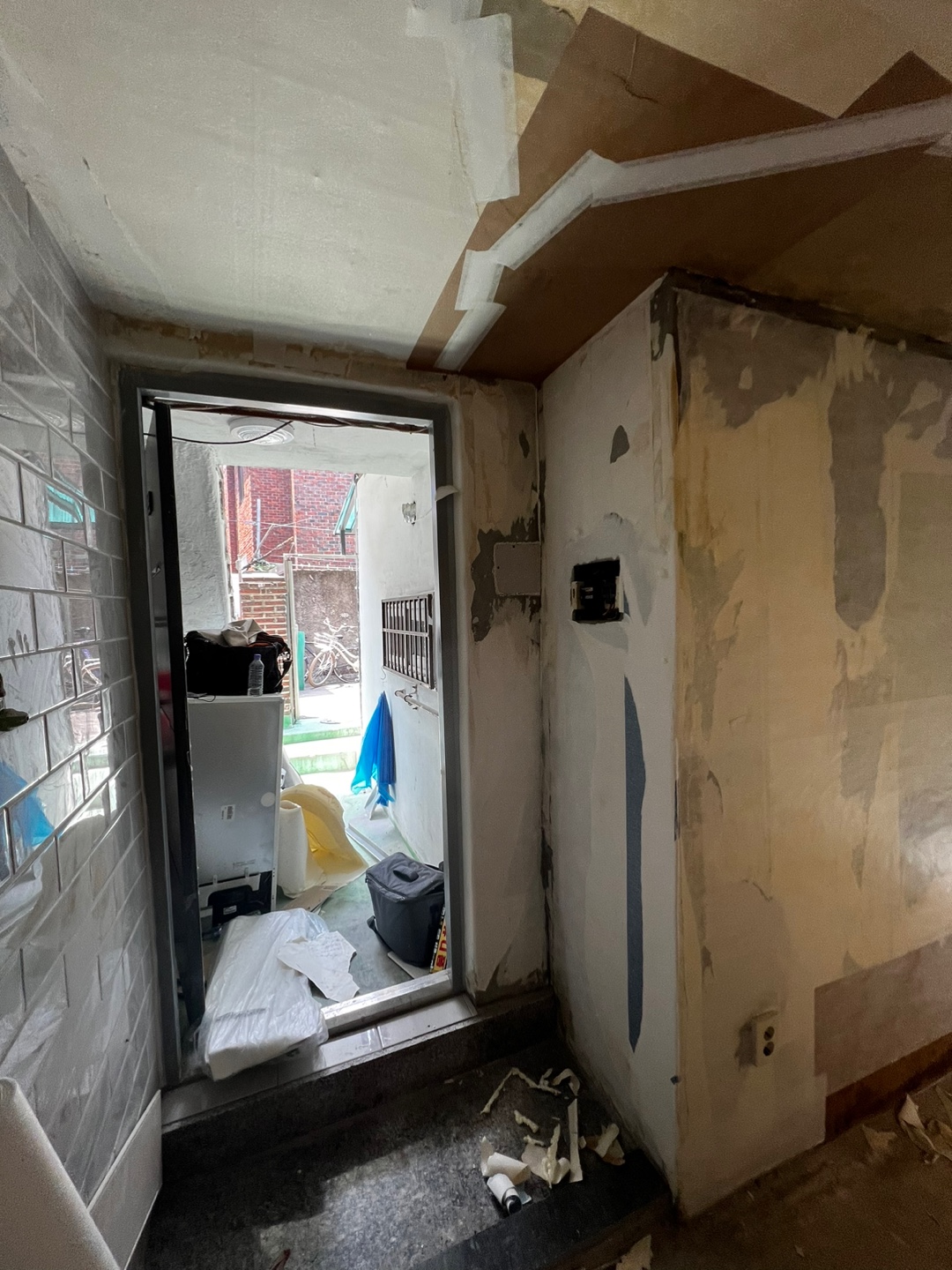 1948697120_AKSuCIyh_ceeee6bc1e0d469ef99c9e0925abe46986f68339.jpg 이미지크게보기