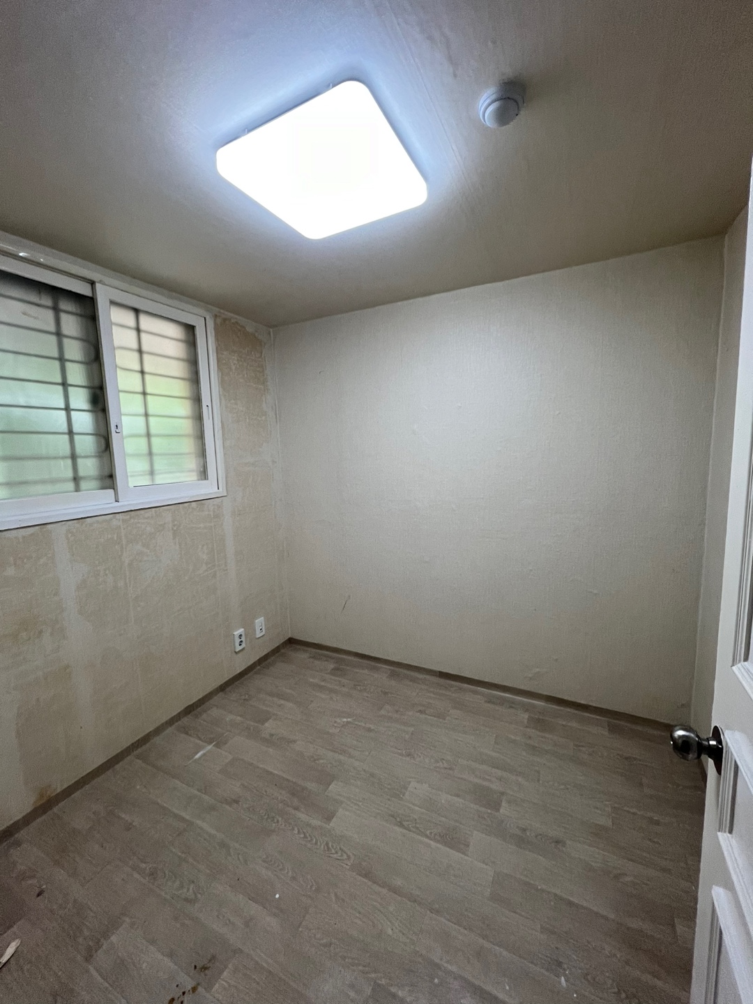 3695294320_Yz8cviMI_e2db95eeb68fad9c72bbf68b7fb5ab3e793144e2.jpg 이미지크게보기